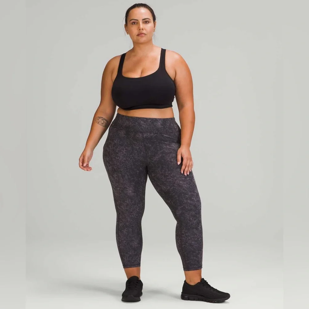Lululemon Invigorate High-Rise Crop 23